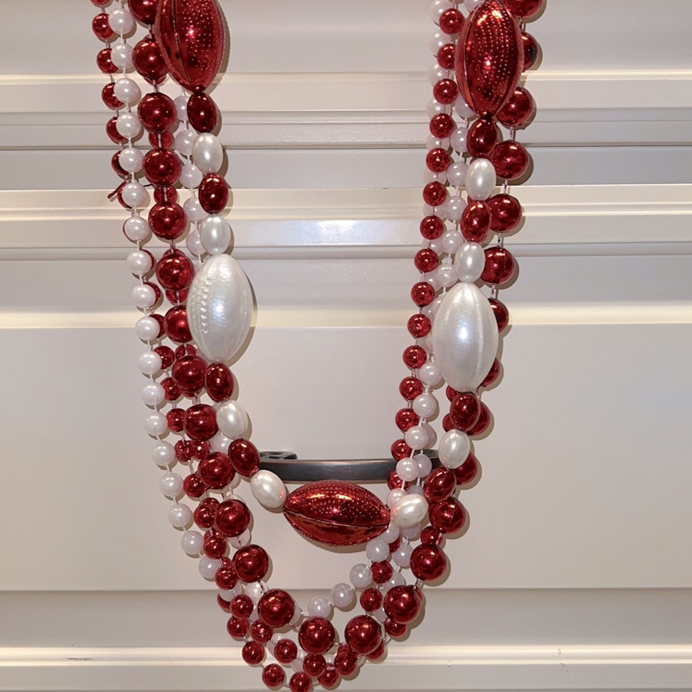🌟2/$15🌟Red & White Football Mardi Gras Beads